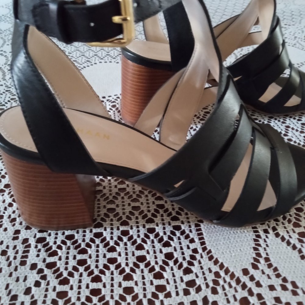 Women's Cole Hahn size 7.5 chunky heel  leather sandals with straps